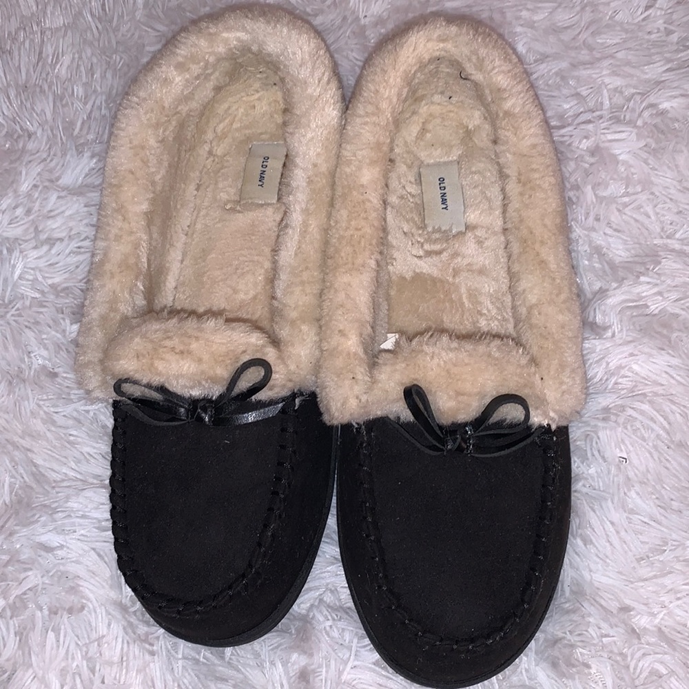 ✨OLD NAVY BLACK SLIPPERS✨